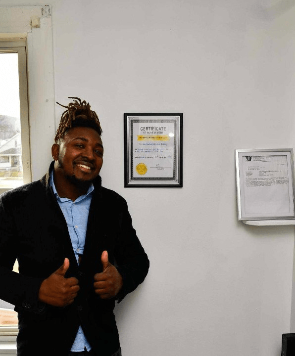 Mo's Carpet Shampooing Services & Auto Detailing Offers Car Cleaning in