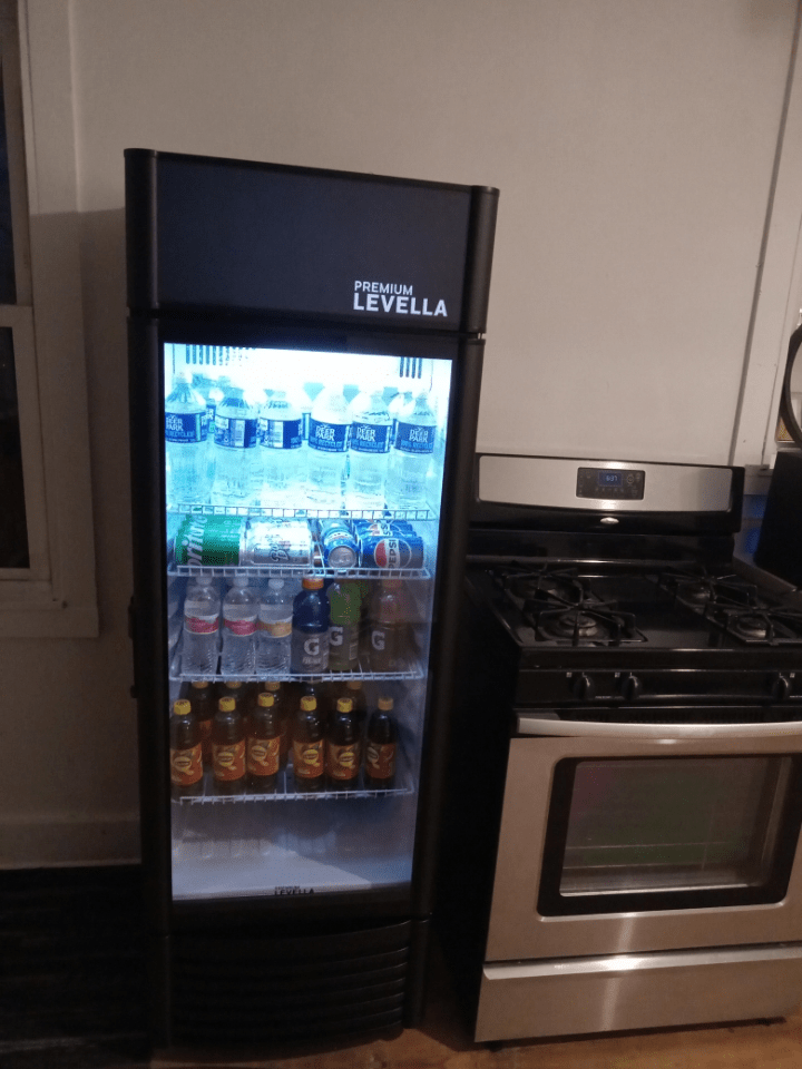 Mo's Carpet Shampooing Services & Auto Detailing Offers Car Cleaning in