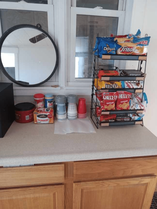 Mo's Carpet Shampooing Services & Auto Detailing Offers Car Cleaning in