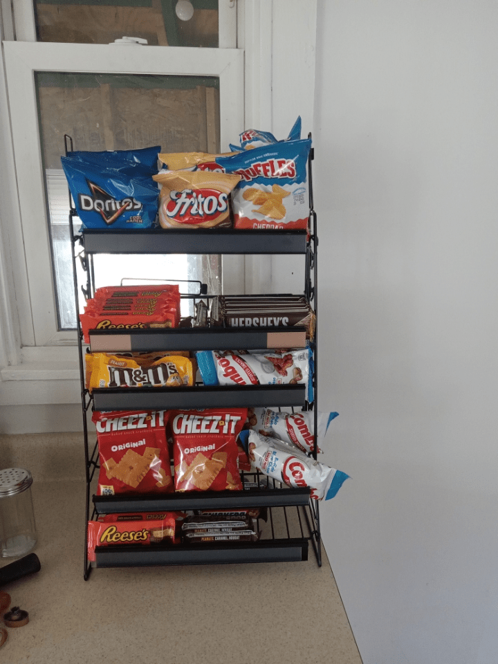 Mo's Carpet Shampooing Services & Auto Detailing Offers Car Cleaning in